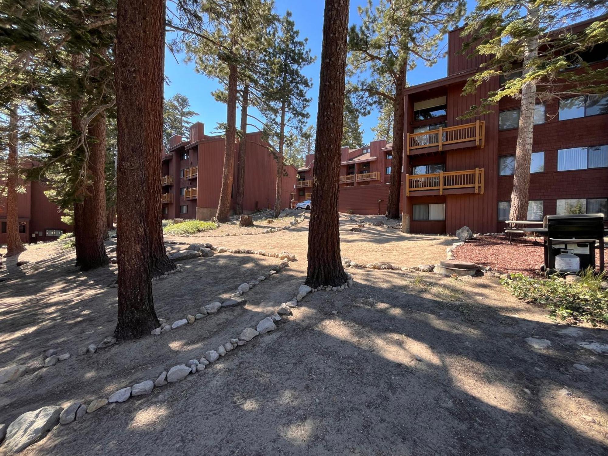 Tastefully Remodeled Condo At Mammoth Ski & Racquet Club, Hot Tub, Garage, 10 Min Walk To Ski Lifts Mammoth Lakes Exterior photo