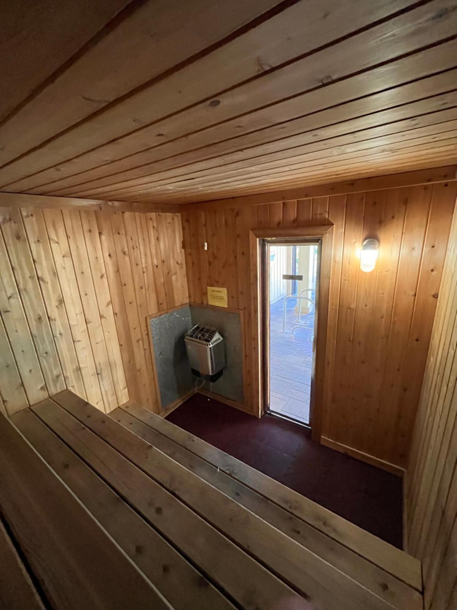 Tastefully Remodeled Condo At Mammoth Ski & Racquet Club, Hot Tub, Garage, 10 Min Walk To Ski Lifts Mammoth Lakes Exterior photo