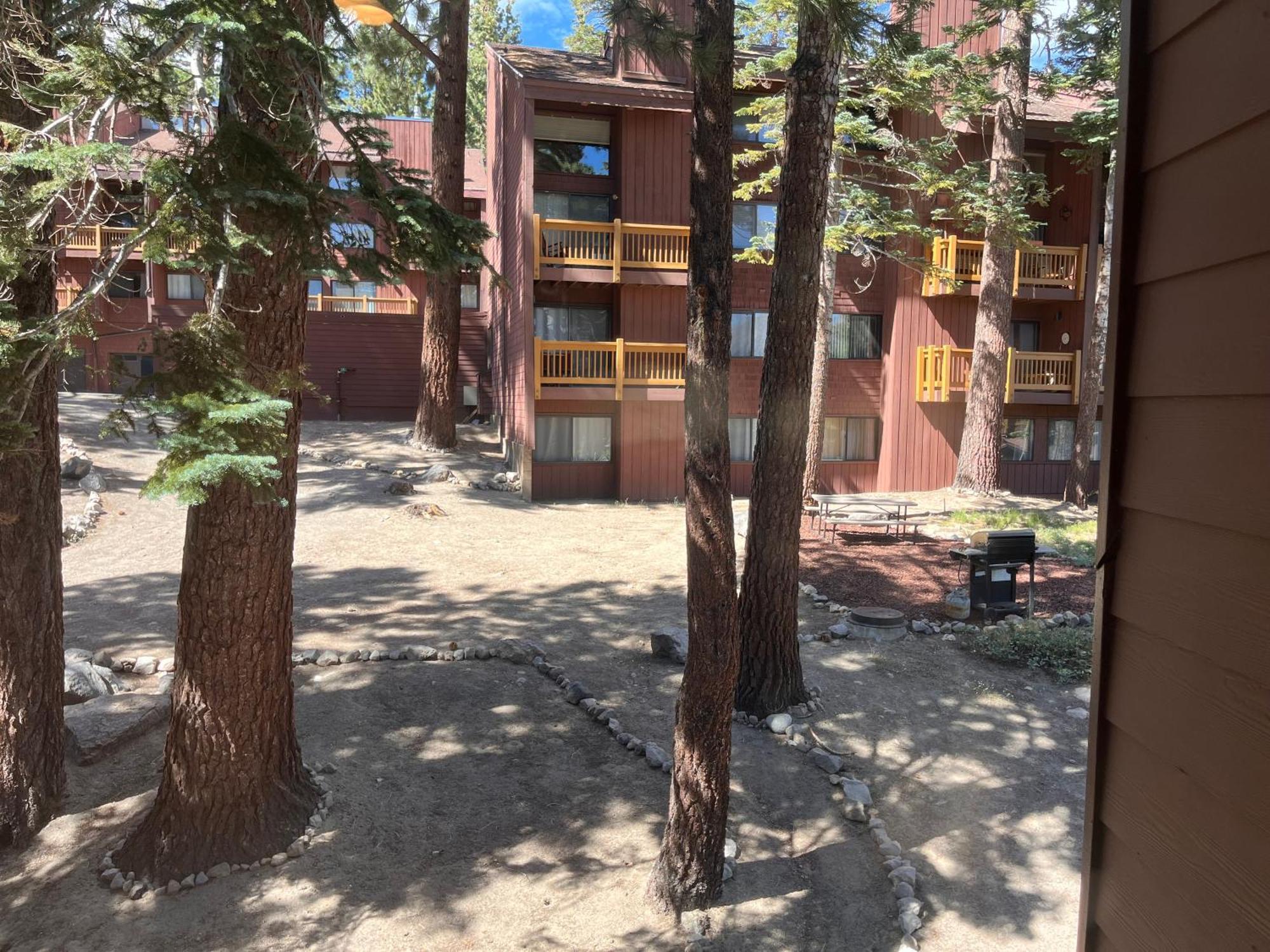 Tastefully Remodeled Condo At Mammoth Ski & Racquet Club, Hot Tub, Garage, 10 Min Walk To Ski Lifts Mammoth Lakes Exterior photo