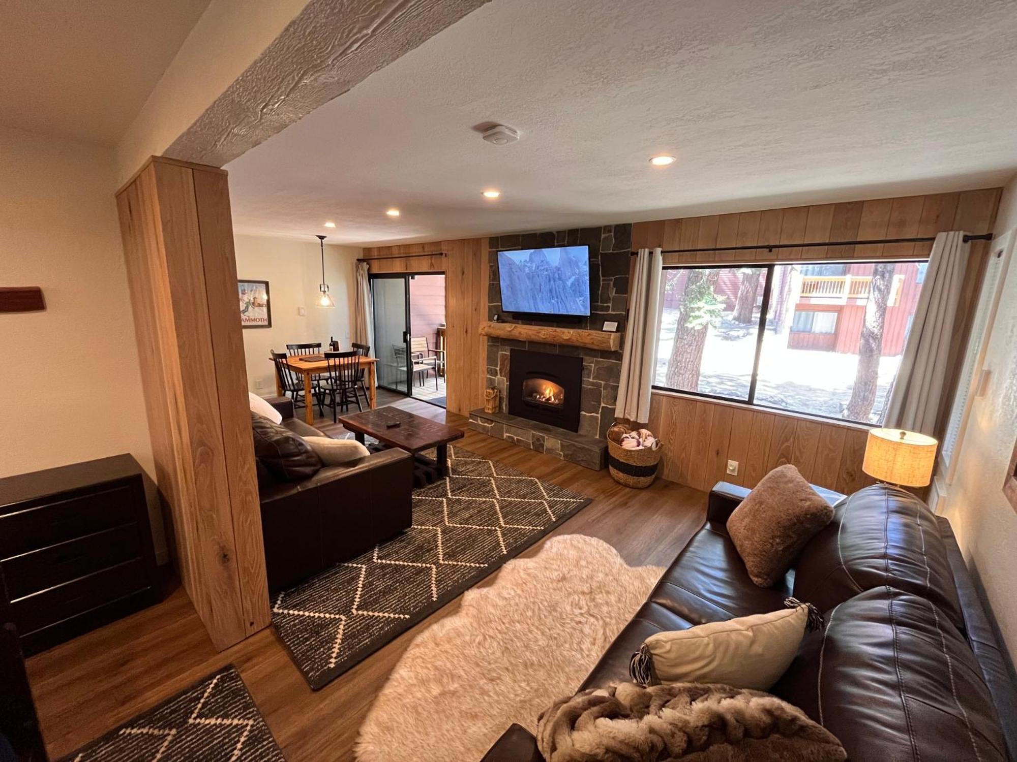 Tastefully Remodeled Condo At Mammoth Ski & Racquet Club, Hot Tub, Garage, 10 Min Walk To Ski Lifts Mammoth Lakes Exterior photo