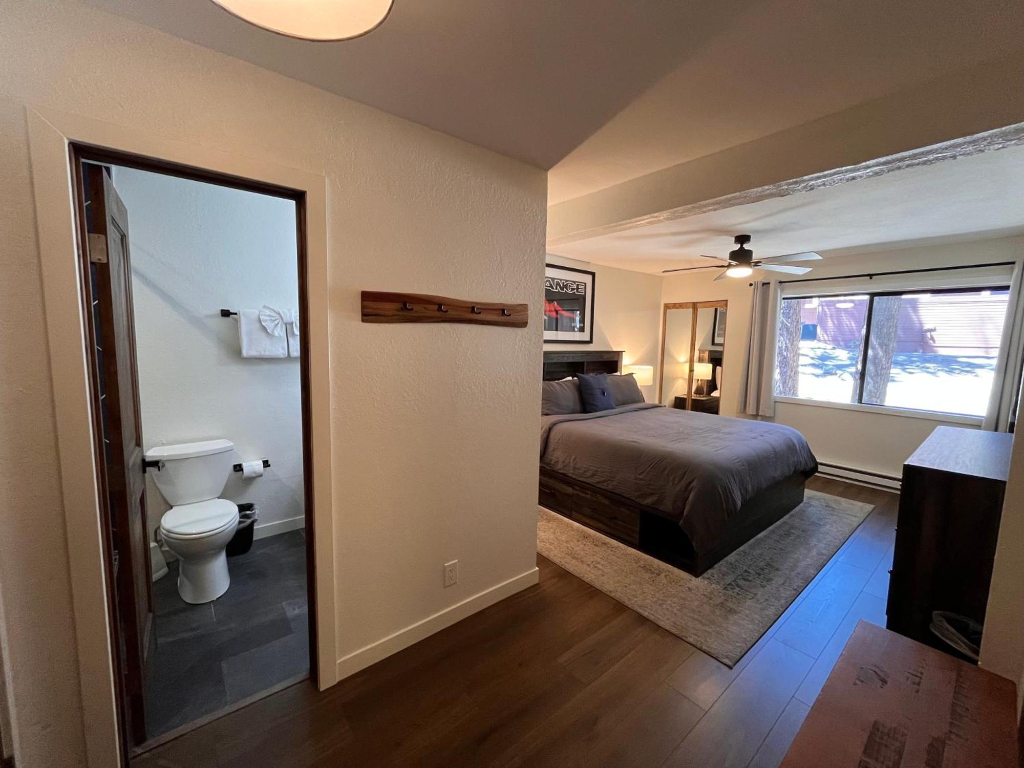 Tastefully Remodeled Condo At Mammoth Ski & Racquet Club, Hot Tub, Garage, 10 Min Walk To Ski Lifts Mammoth Lakes Exterior photo