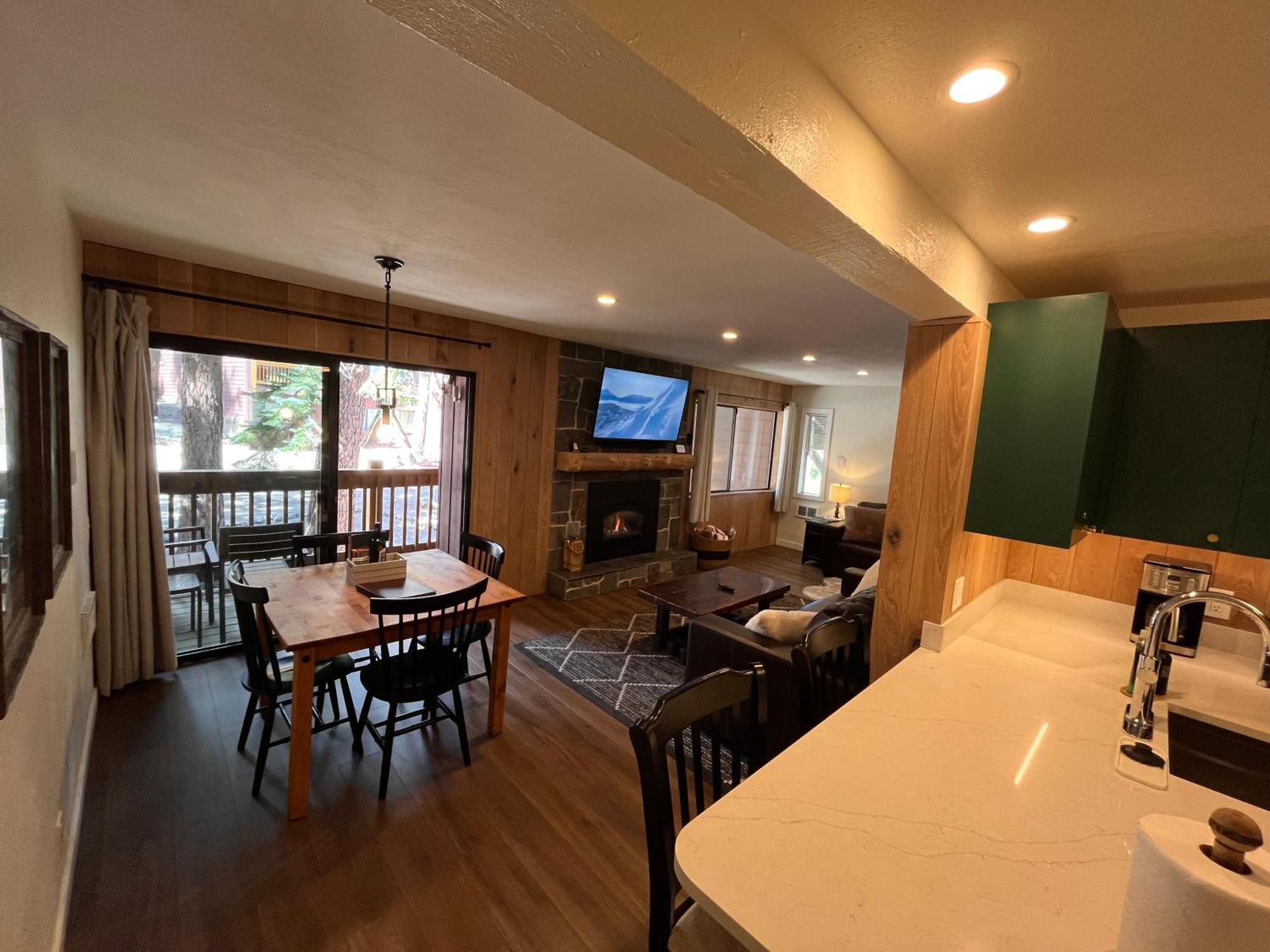 Tastefully Remodeled Condo At Mammoth Ski & Racquet Club, Hot Tub, Garage, 10 Min Walk To Ski Lifts Mammoth Lakes Exterior photo