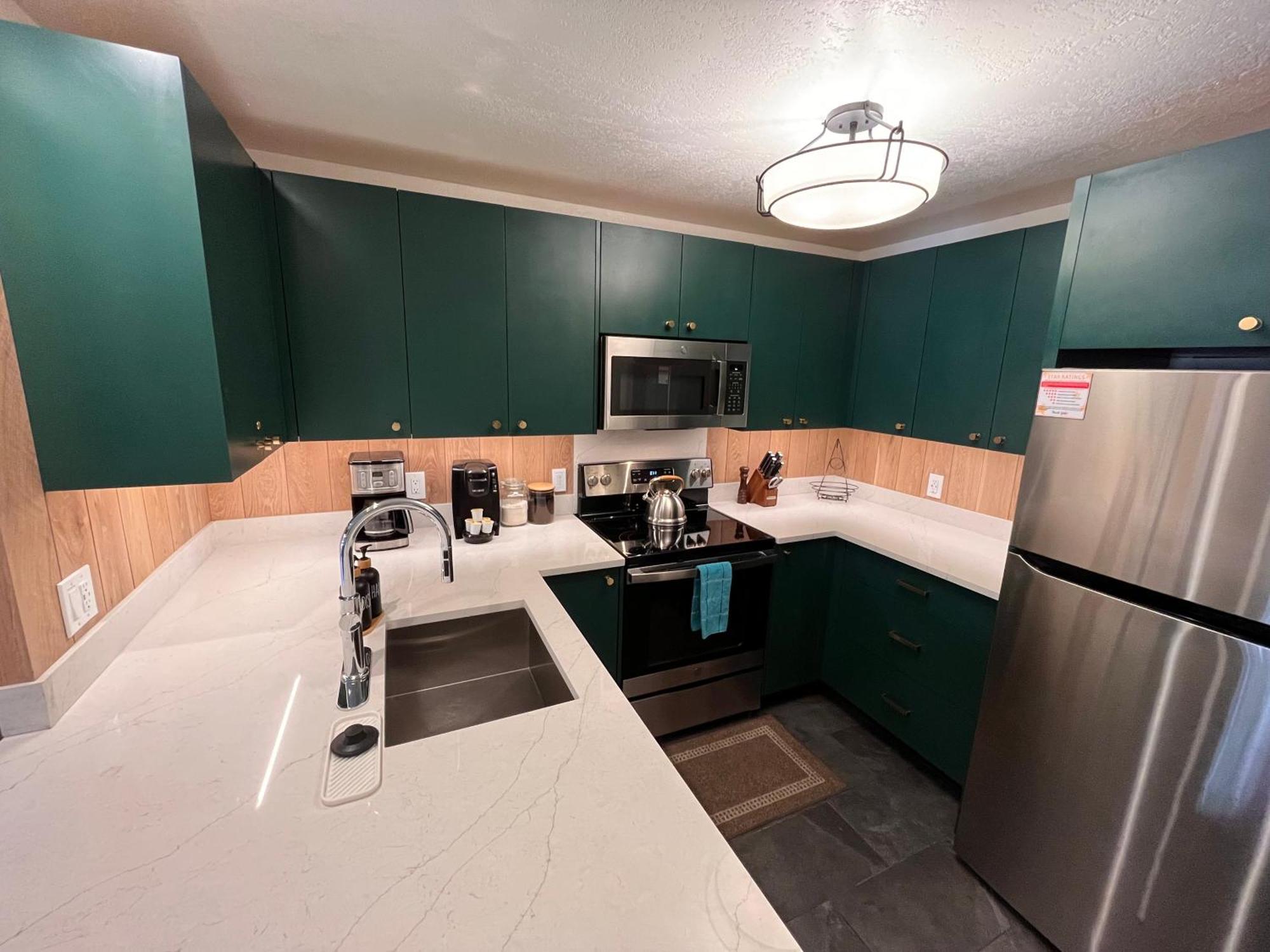 Tastefully Remodeled Condo At Mammoth Ski & Racquet Club, Hot Tub, Garage, 10 Min Walk To Ski Lifts Mammoth Lakes Exterior photo
