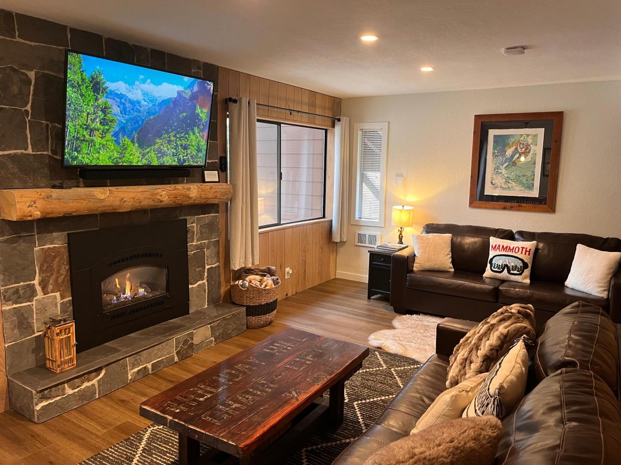 Tastefully Remodeled Condo At Mammoth Ski & Racquet Club, Hot Tub, Garage, 10 Min Walk To Ski Lifts Mammoth Lakes Exterior photo