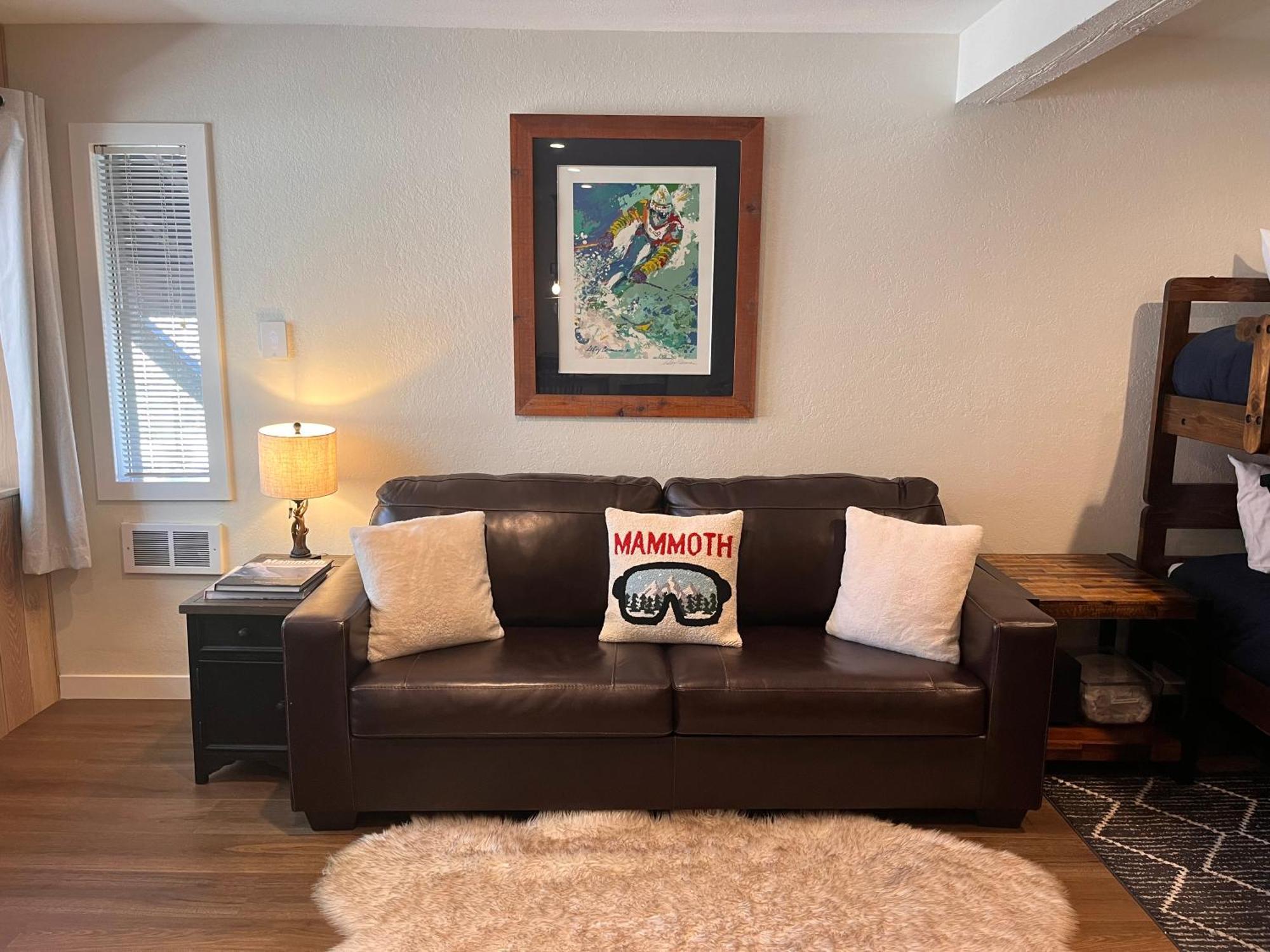 Tastefully Remodeled Condo At Mammoth Ski & Racquet Club, Hot Tub, Garage, 10 Min Walk To Ski Lifts Mammoth Lakes Exterior photo